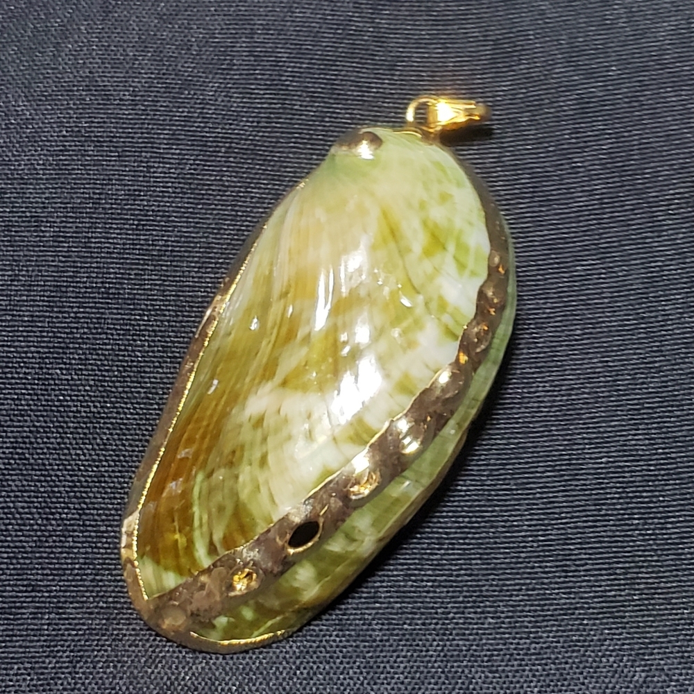 Vintage Larry Parker Gold Dipped Shell Pendant - image 1